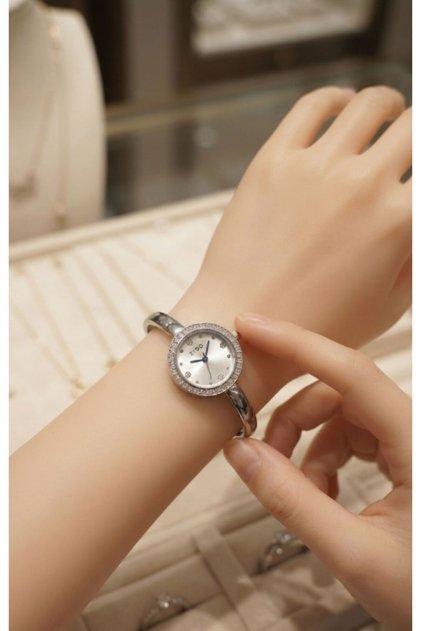 Xuping Round Dial Zircon Stone Watch