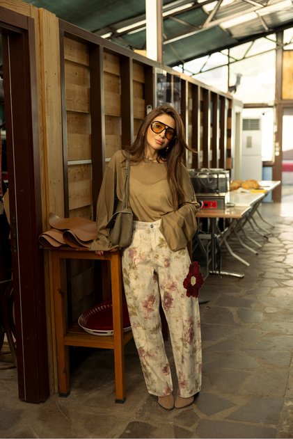 Batik Desen Çiçek Kabartmalı Pantolon