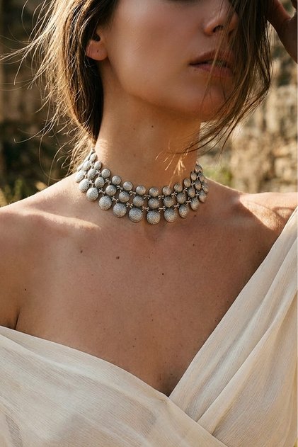 LIVOSHX ESKİTME GÜMÜŞ RENGİ BOHEM OTANTİK PUL DETAYLI ÇOKLU GERDANLIK CHOKER KOLYE