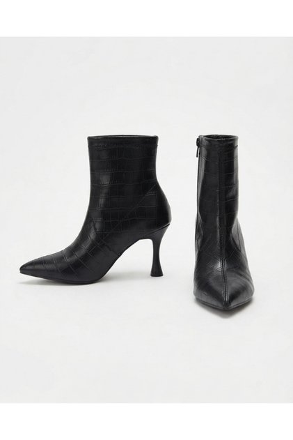 Women's pointed toe ankle boots / sock boots with stiletto heels