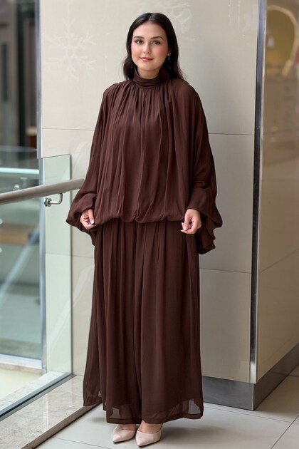 طقم تونيك بأكمام خفاشية وبنطلون واسع مطوي