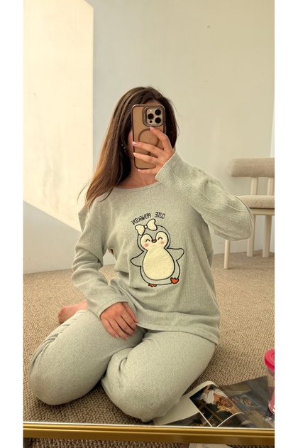 Bisiklet Yaka Peluş Penguen Nakışlı Pijama Takımı - Gri