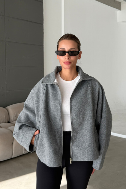 ZR Model Oversize Mevsimlik Arkası Uzun Tesettüre Uygun Kadın Kaşe Kumaş Kaban Ceket