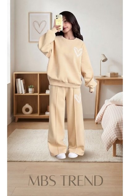 Winter Girls' Oversized Beige Double Set with Heart Embroidery Detail - Street Style Soft Textured Sweatshirt and Pants Set