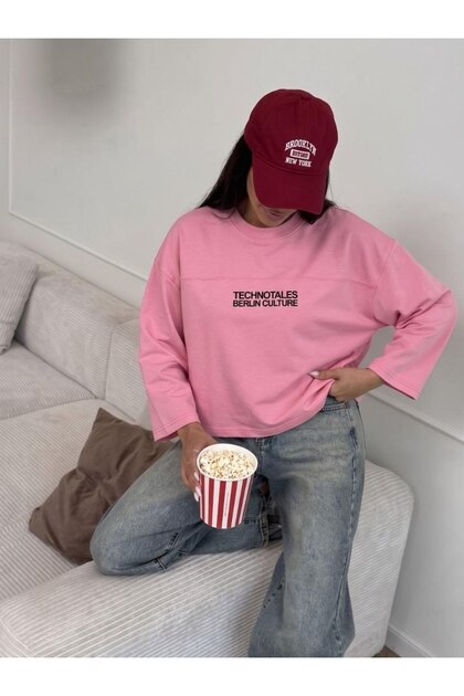 Crew Neck Printed Crop Sweatshirt with Stitching Detail Aw26Sw0001