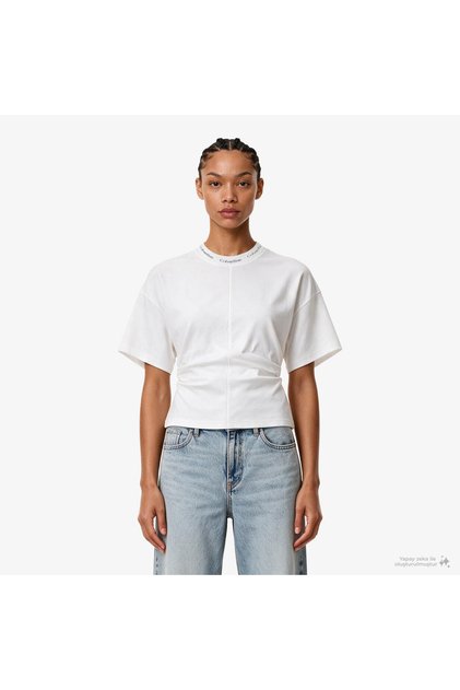 Kadın Pamuklu Rahat Kalıp Yuvarlak Yakalı Kısa Kollu Beyaz T-Shirt