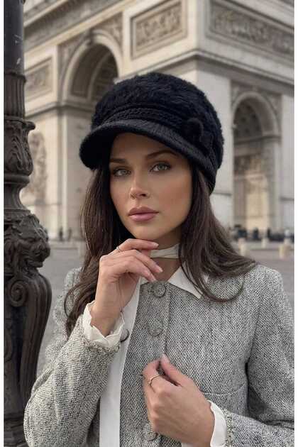 Striped Knitted Women's Beanie/Hat with Visor