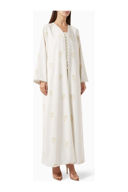 Experience Comfort and Modern Style Combined with the Stylish Georgette Abaya