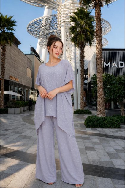 Women's Comfortable Loose-Fit Two-Piece Set Elegant Blouse and Flattering Cut Pants