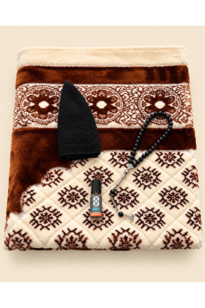 Velvet Prayer Rug Set for Men, Prayer Cap, Tasbih, Essence Prayer Rug, and Lockable Gift Bag, Hajj Umrah Gift