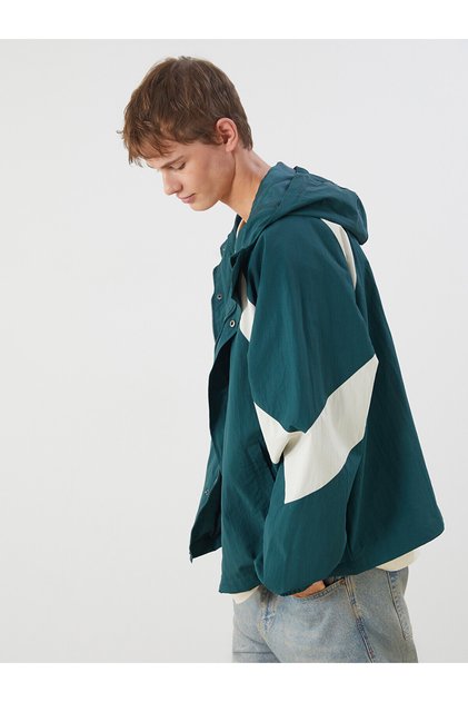 New Season Comfortable Fit Hooded Men's Raincoat
