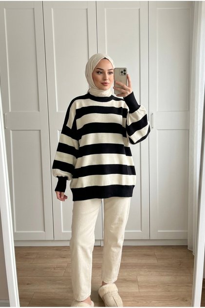 Women's Thick Striped Oversize Balloon Sleeve Crew Neck Knitwear Sweater 70 cm