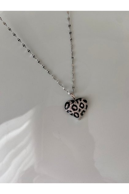 Kadın leoparlı kalp uçlu çelik kolye(40 cm)