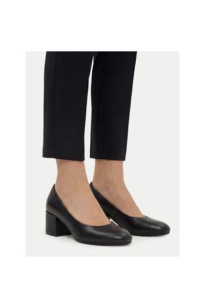 Pantofi de damă cu toc 5907964462859 Negru