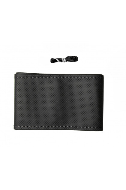 Husa auto volan camion, imititatie piele neagra perforata cu ac si ata neagra, diametru 47 cm