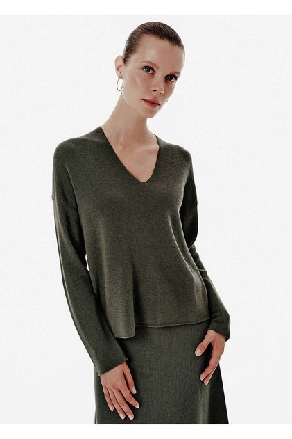 Thin Knit V-Neck Green Knitwear
