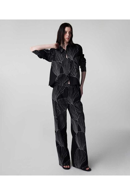 Contrast embroidery pants