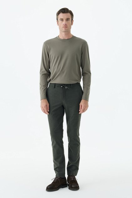 Black Comfort Fit Jogger Pants with Elastic Waist and Side Pockets