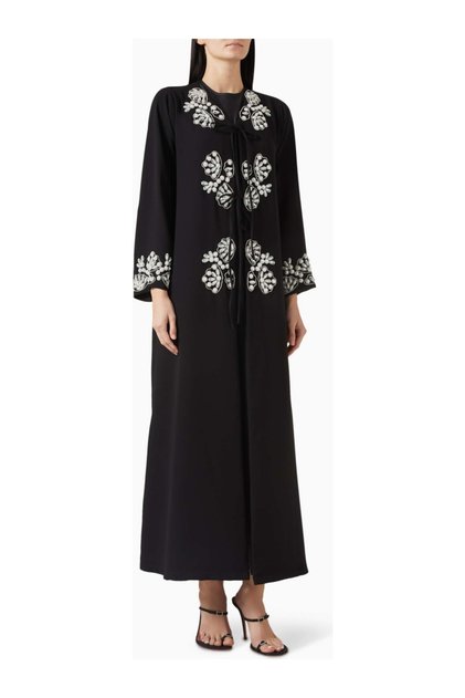 Crystal Detailed Abaya Fashion That Brings a Modern Style with Luxurious Designs