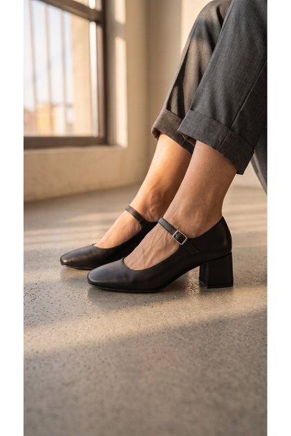 Marlee Women's Black Genuine Leather Lined Ankle Strap Thick Heeled Shoes
