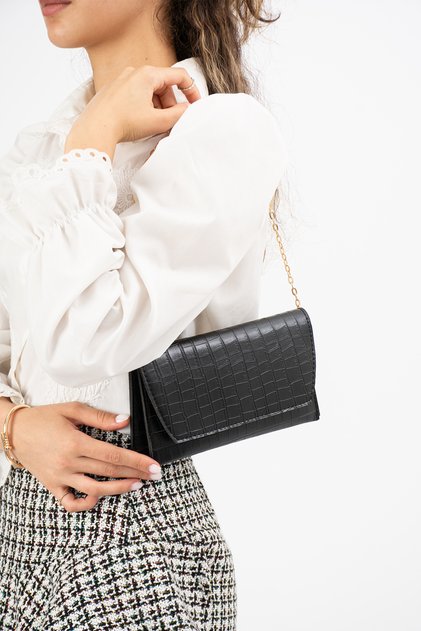 Women's Hand and Shoulder Bag with Side Chain Strap and Magnet Detail – Stylish Portfolio Clutch