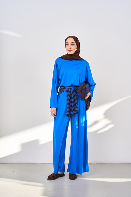 Women's Crew Neck Asymmetrical Cut Suit Blue