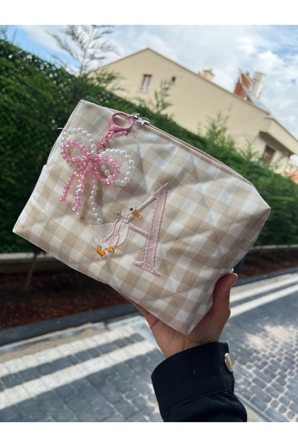 Duck Embroidered Letter Detail Charmlı Makeup Bag Baby Care Bag Medium Size (Specify the Letter)