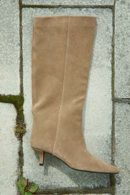 Knee-high split suede boots