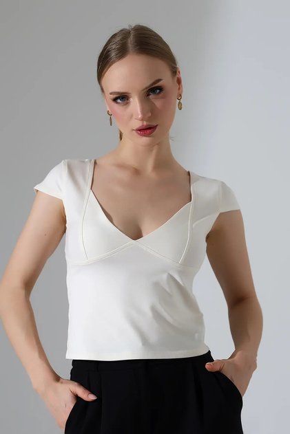 Cotton Modal Blend Heart Collar Fitted Blouse