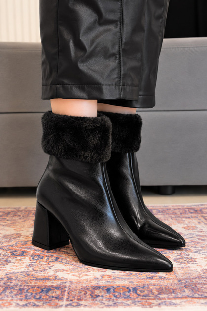 Women's Fur Heeled Boots Pointed Toe Zippered Thick Heel Stylish Ankle Boots