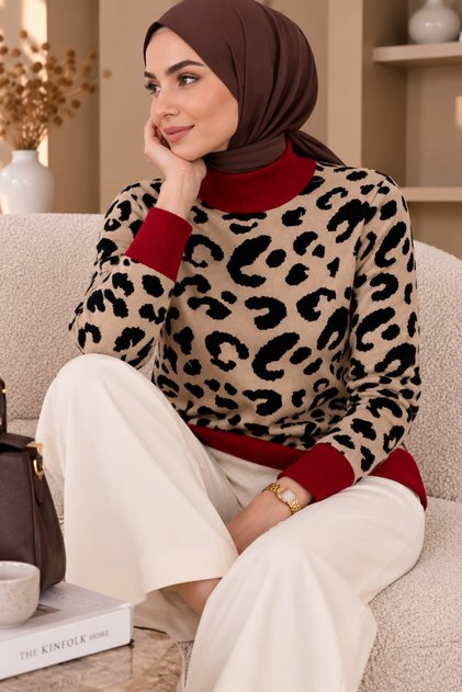 Leopard Patterned Turtleneck Knit Sweater