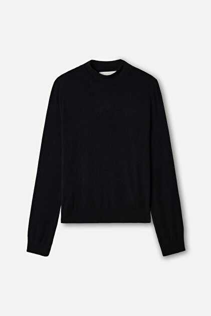 Women's Black Fitted High-Neck Sweater