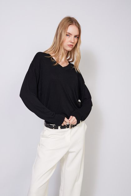 V-Neck Basic Thin Knitted Blouse Black