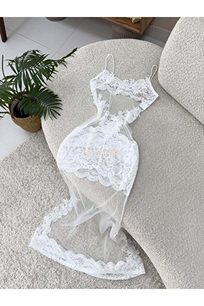 Elara White Lace and Tulle Detailed Long Nightgown