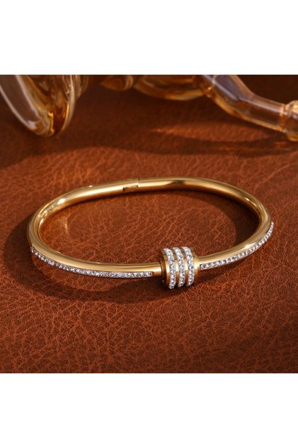 Gold Color A Elegant Female Stainless Steel Bracelet With Zircon Four-Leaf Clover Design Hollow Det