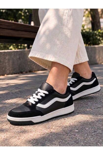 Black and White Unisex Daily Sneaker Sports Shoes Thick Sole Lace-Up Suede Detailed Comfortable Stylish Shoes 2608