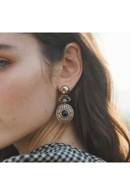 Zr black stone bronze dangle vintage earrings