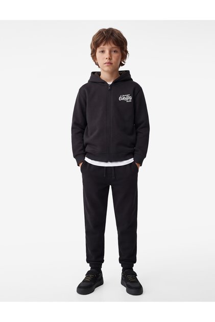 Long Sleeve Hooded Sweatshirt with Pockets and Zipper
