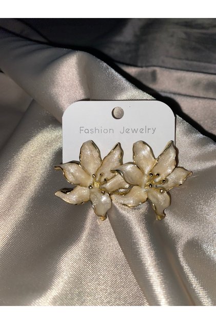 Beyaz Sedefli Çiçek Gold Küpe