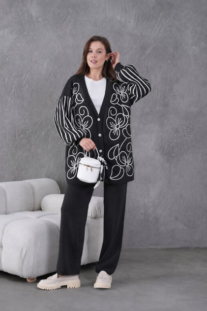 Women's Embroidered Sleeve Striped Knitwear Cardigan Pants Two-Piece Set