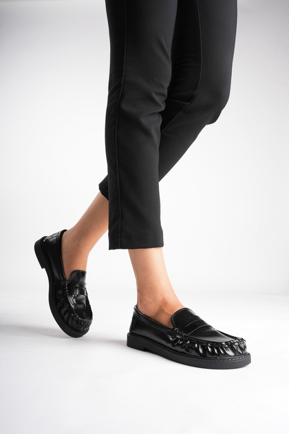 Pantofi casual de damă Barefoot Mold, din piele lacuită neagră