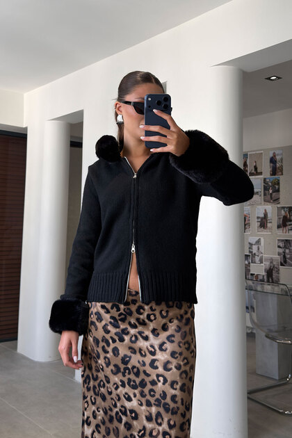 Cardigan with Front Zipper and Fur Detail - Black