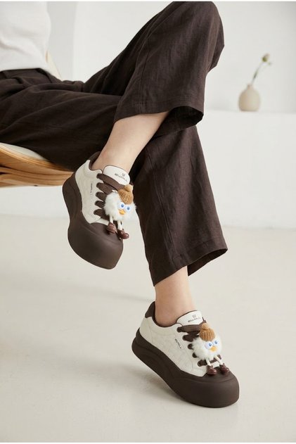 Women's Plush Figured Thick Sole Sneaker Lace-Up Comfortable Walking Sports Shoes Trendy Stylish Casual Shoes