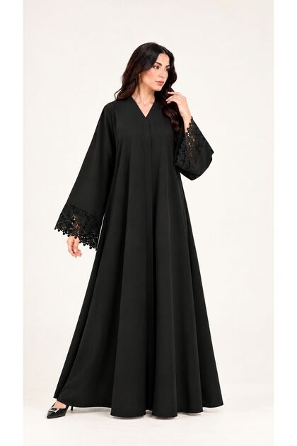 Abaya Lara | Elegance That Combines Simplicity and Luxury
