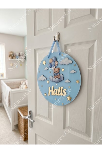 Bulutlu Ayıcık Figürlü Mavi Pleksi Bebek Kapı Süsü Çocuk Odası Dekoru