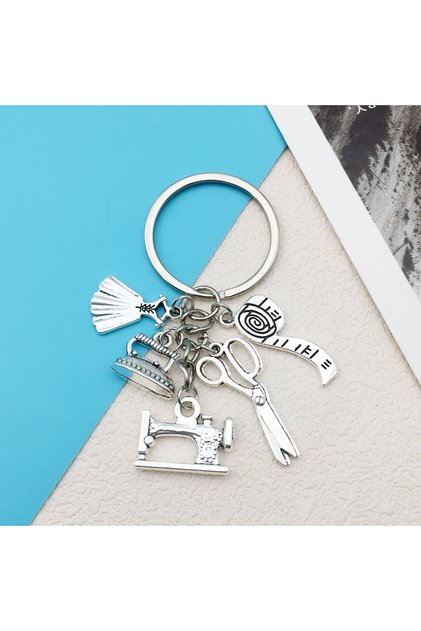 ER344 1pc Y2K Creative Metal Sewing Machine Scissor Keychain, Tailor Iron Tape Scissor Keychain, Bag