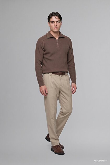 سترة تريكو أساسية ذات ياقة مدورة ونصف سحاب من Standard Fit D4209AX26WN