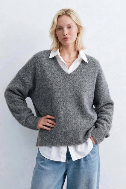 Women's v-neck Oversized knitwear sweater - anthracite