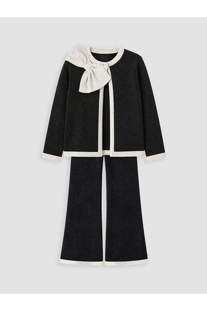 Girl's knitted bow set