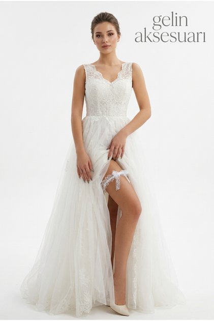 Elegant White Lace Leg Ring with Ribbon Detail Wedding Dress Wedding Skirt and Bridal Accessory